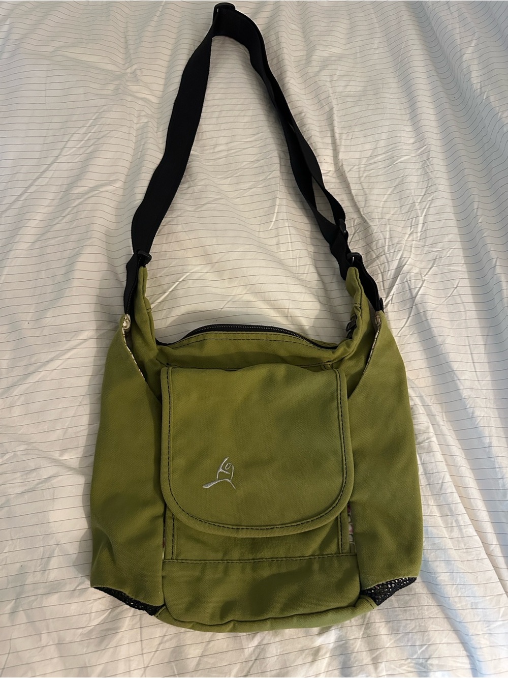 VTG Overland Equipment Donner Crossbody Travel Bag Olive Green Gorpcore Y2K